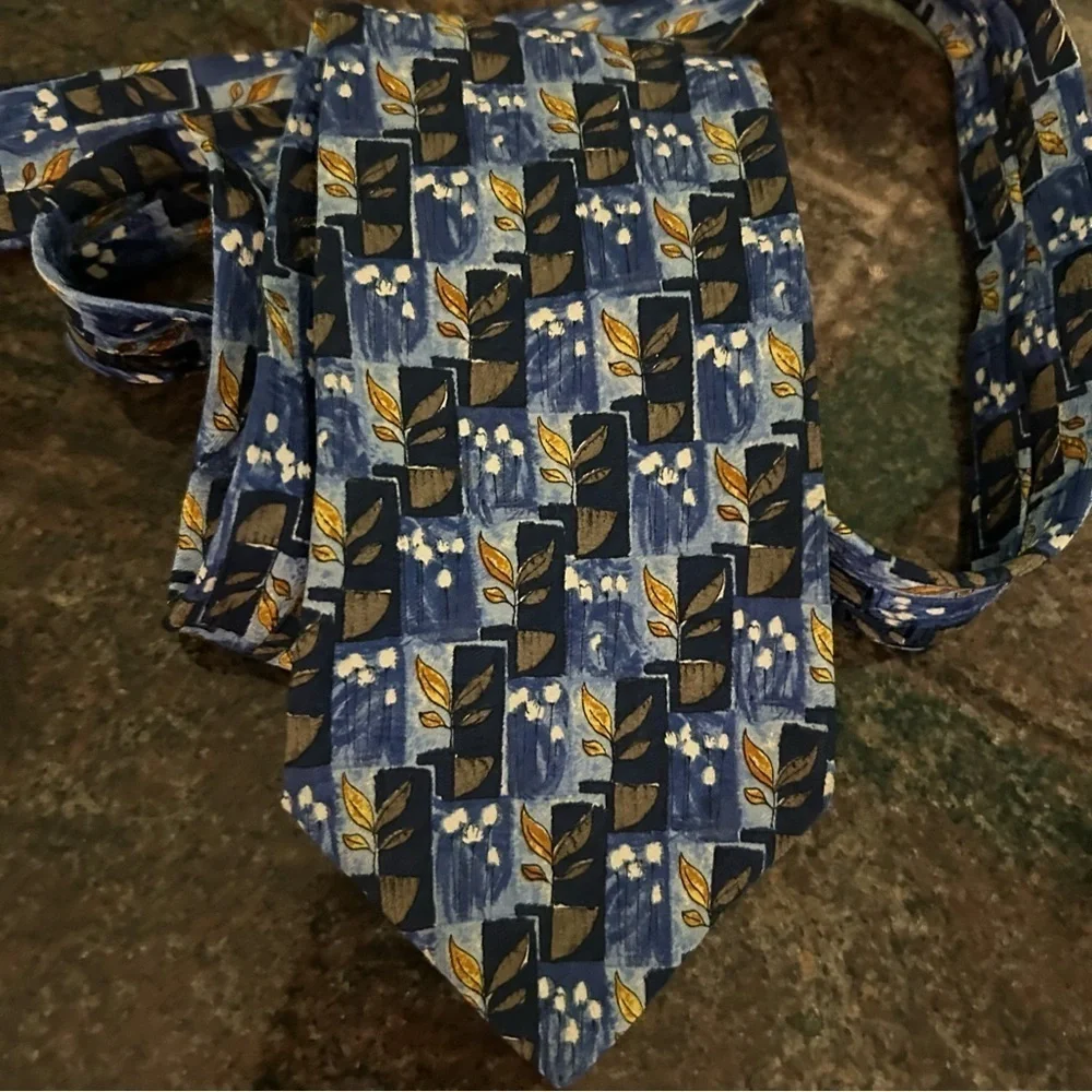 Ermengildo Zegna All Silk printed tie Italy blue leaves preppy designer